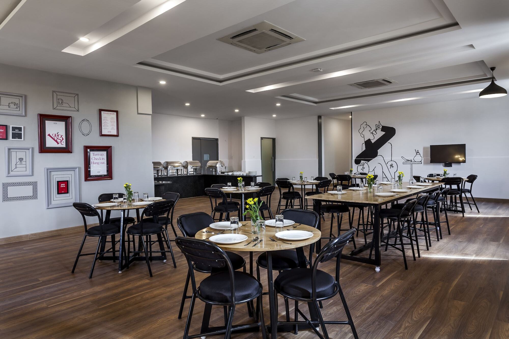 Super Townhouse Mg Road 浦那 外观 照片